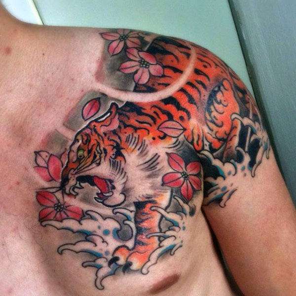Tatuaje de tigre y sakura