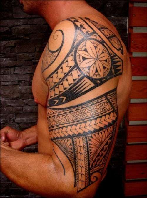 Tatuaje tribal polinesio