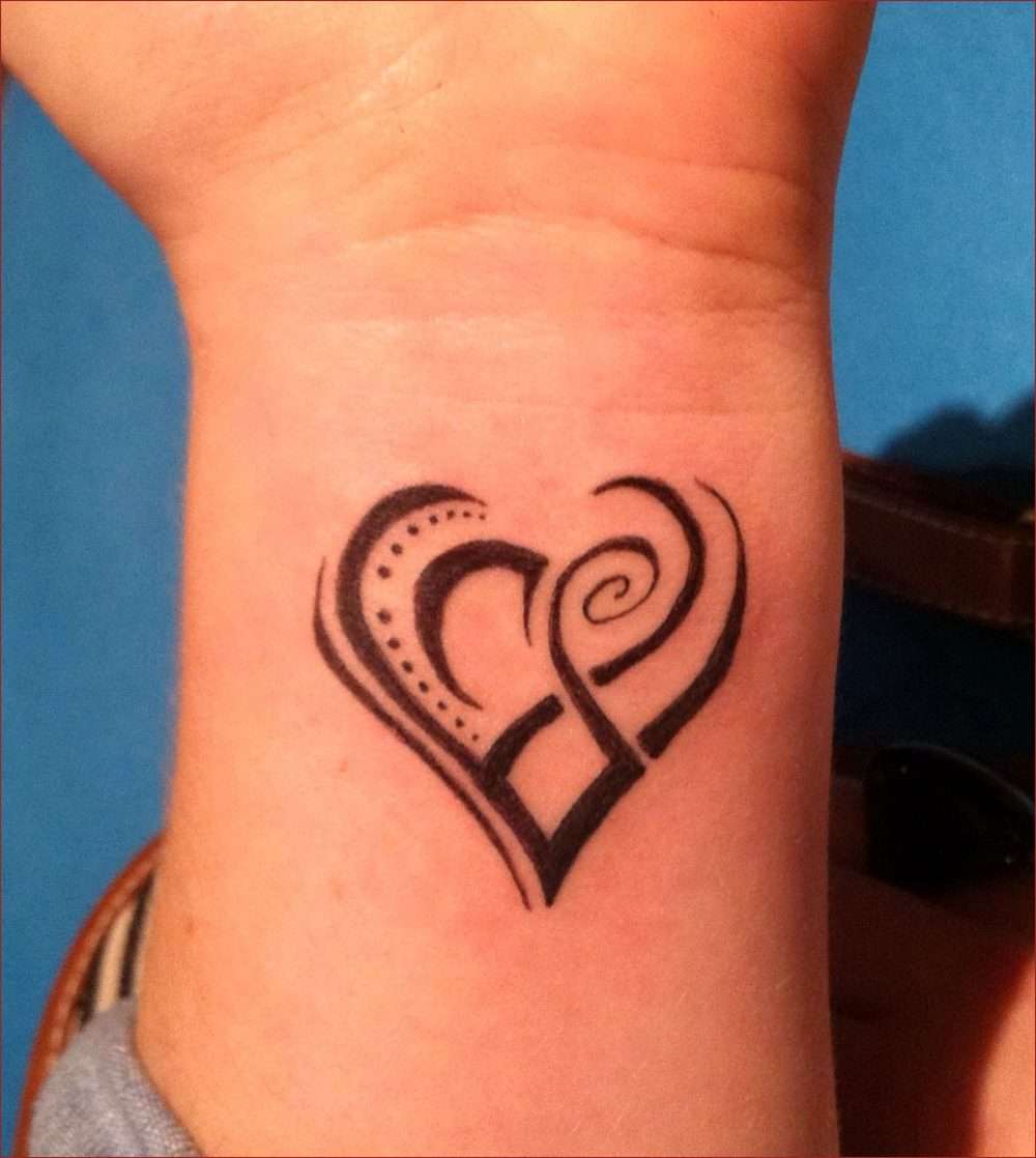 Tatuaje corazón tribal