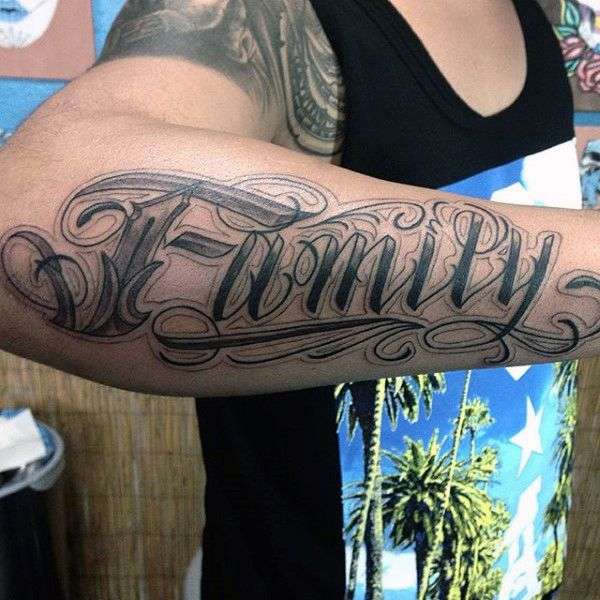 Tatuaje Family en antebrazo