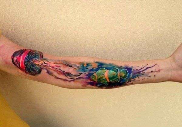 Tatuaje marino en colores