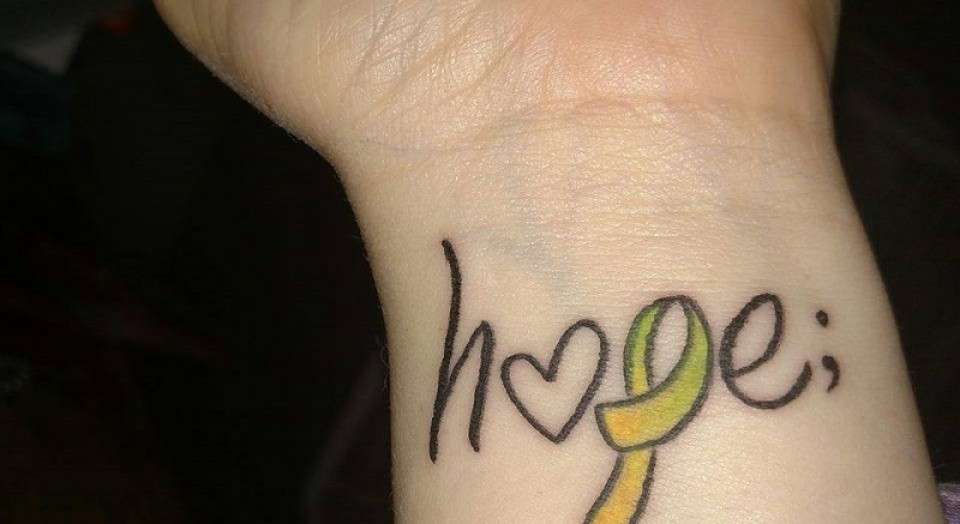 Tatuaje punto y coma esperanza