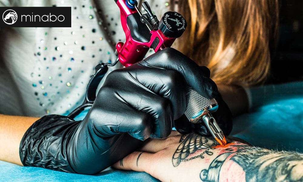 Tatuajes sangrantes: qué hacer si tu nuevo tatuaje sangra mucho