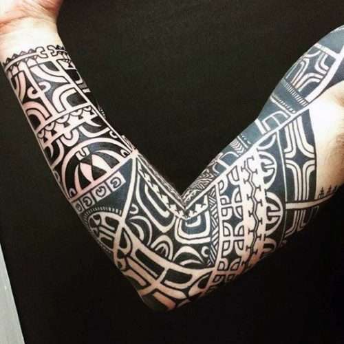 Tatuaje tribal sleeve