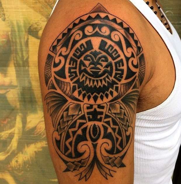 Tatuaje tribal maorí