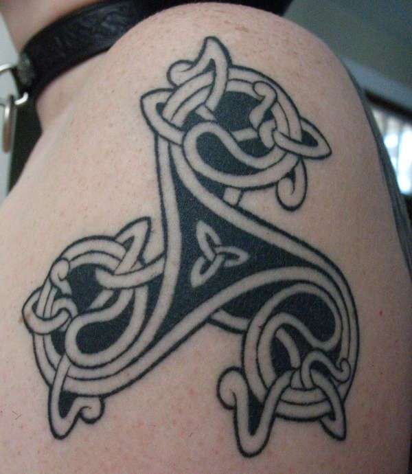 Tatuaje de trisquel celta 1