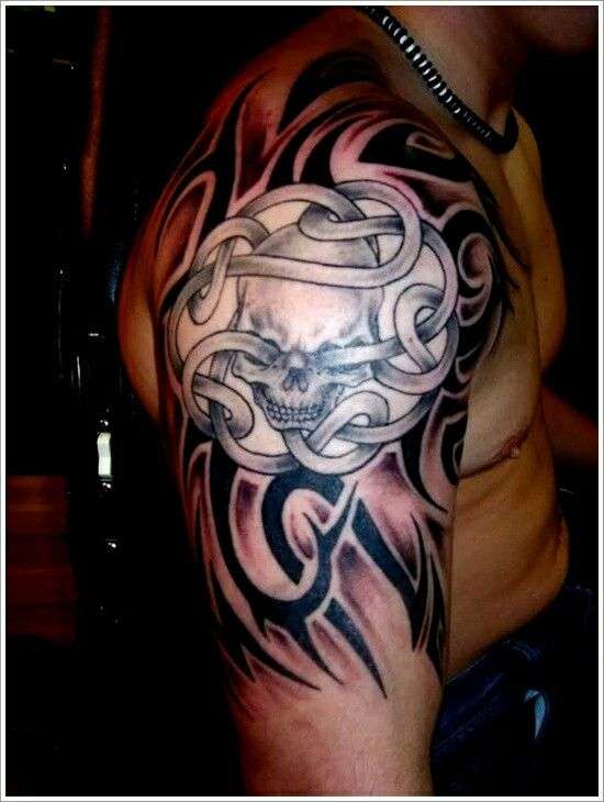Tatuaje tribal calavera
