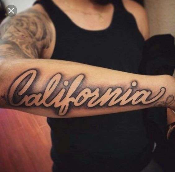 Tatuaje California en antebrazo