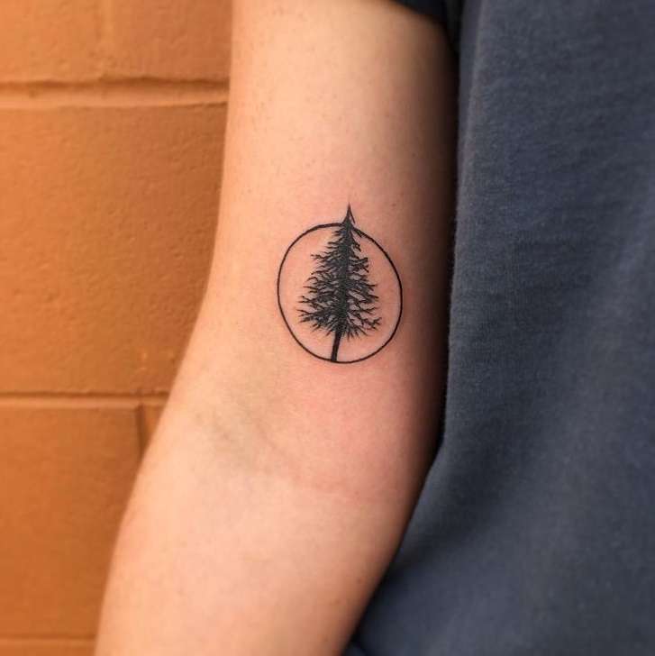 Tatuaje pequeño - árbol