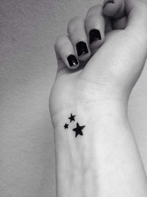 Tatuaje pequeño - estrellas