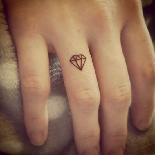 Tatuaje pequeño - diamante