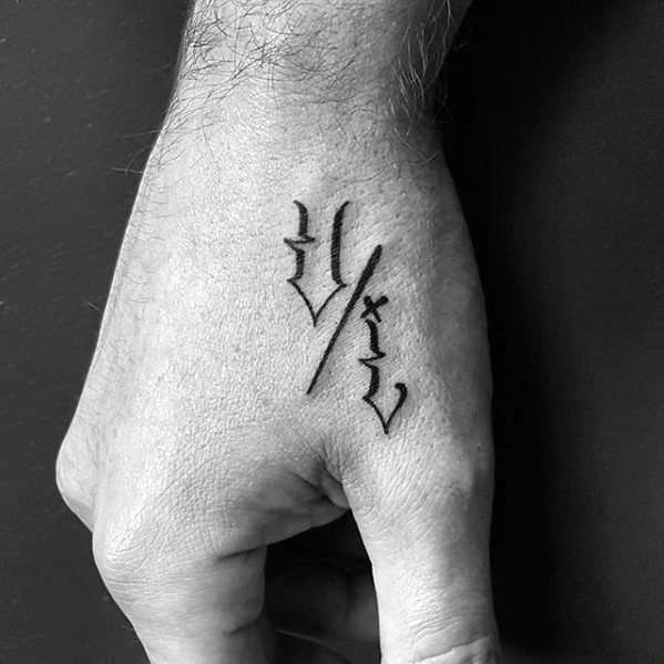 Tatuajes pequeños - símbolo