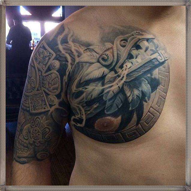 Tatuaje azteca - Quetzalcoatl y calendario