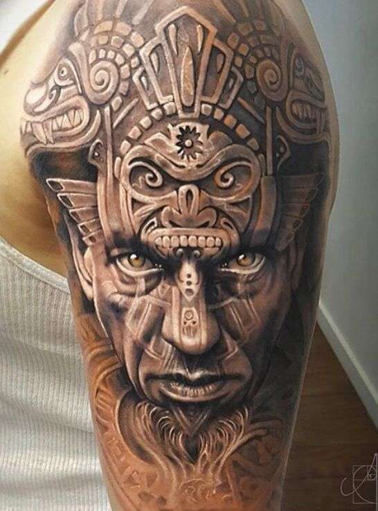 Tatuaje azteca - brazo, media manga