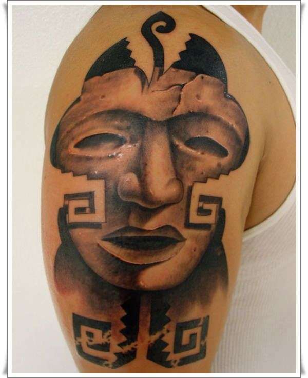Tatuaje azteca - rostro de guerrero
