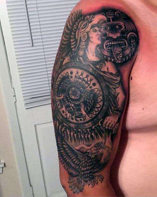 Tatuaje azteca - guerrero y sol