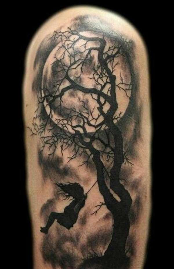 Tatuaje de árbol seco, luna llena y niña en columpio