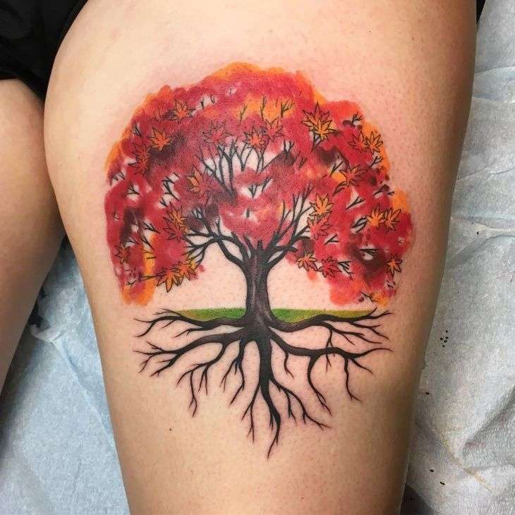 Tatuaje de árbol - colores rojo y naranja