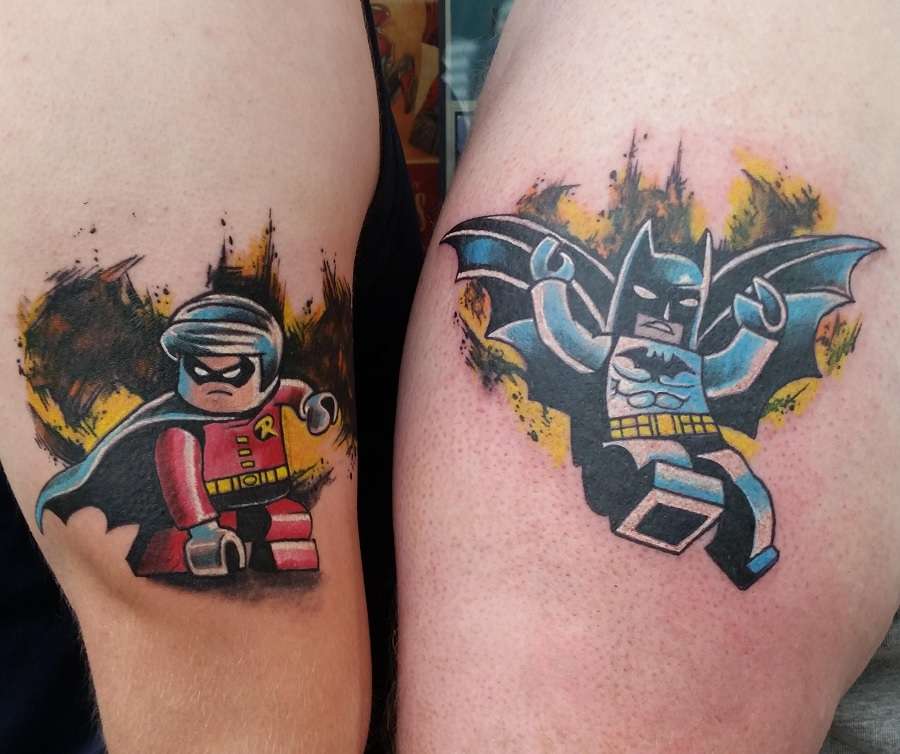 Tatuaje mejores amigos Batman y Robin Lego