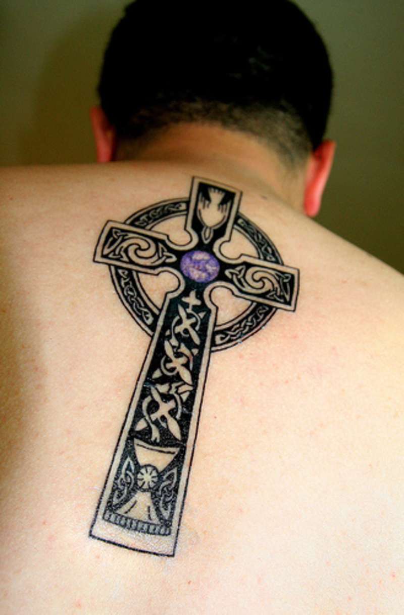 Tatuajes cristianos - cruz y cáliz