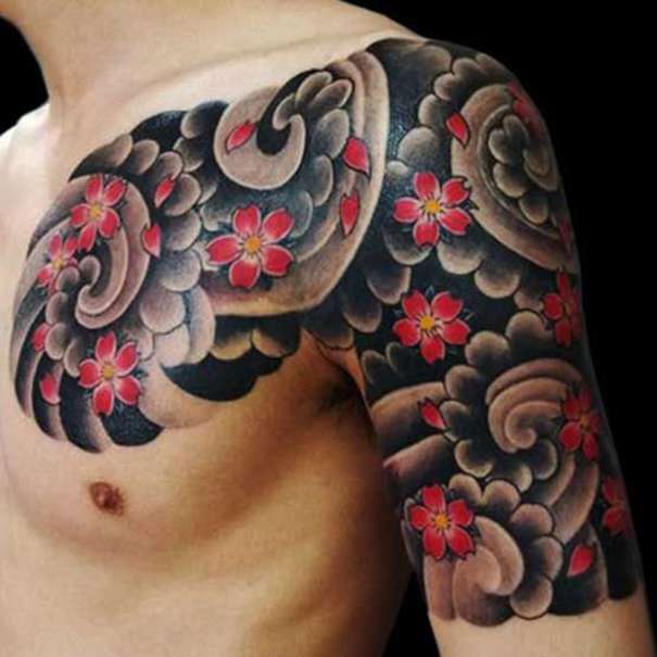 Tatuaje flores de cerezo - pecho y hombro