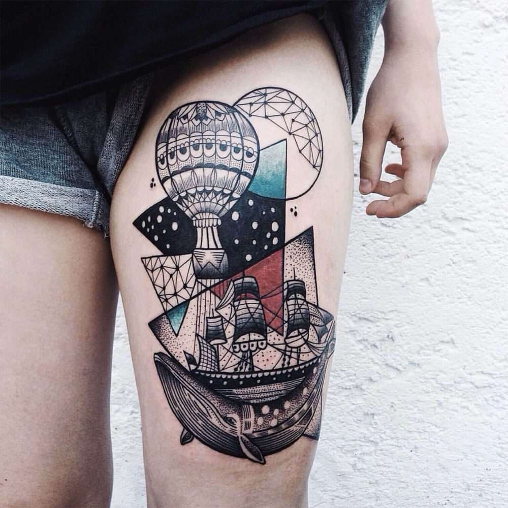 Tatuaje en el muslo - globo, barco, ballena