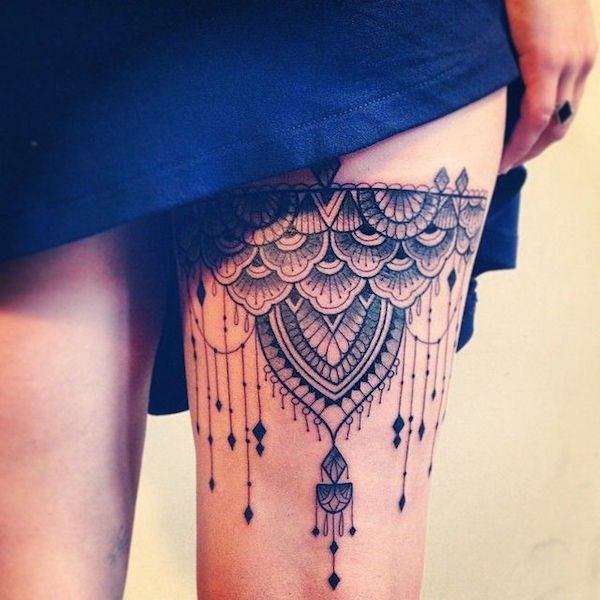 Tatuaje en el muslo - tipo henna