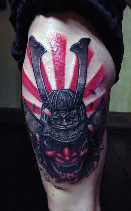 Tatuaje en el muslo - samurái