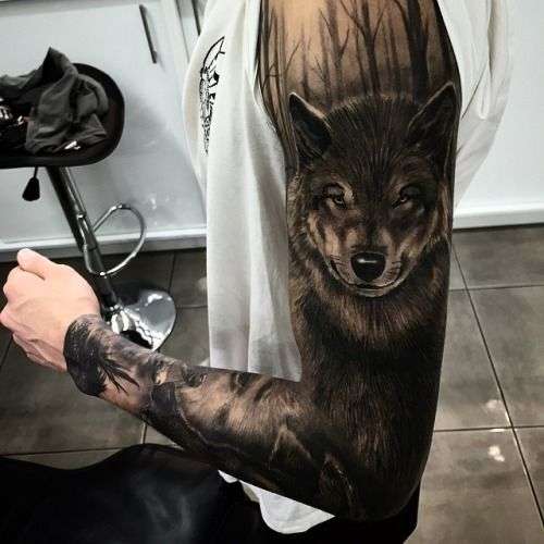 Tatuaje de lobo tipo manga
