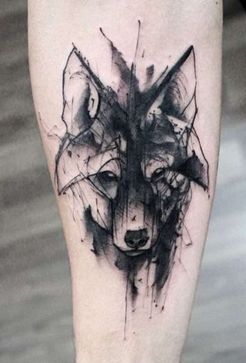 Tatuaje de lobo con líneas
