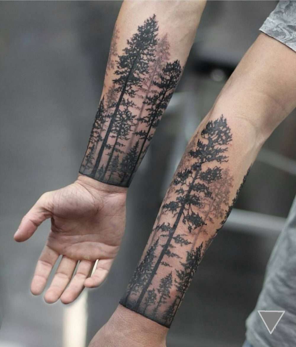 Tatuaje de bosque tipo manga