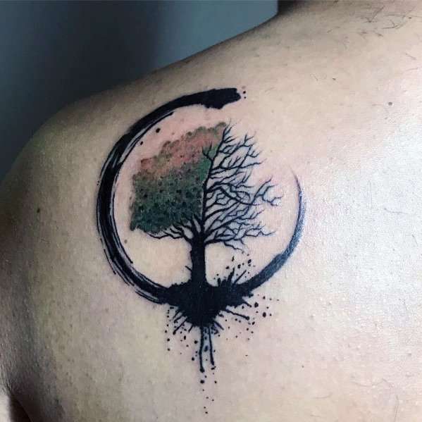 Tatuaje de árbol de la vida medio seco