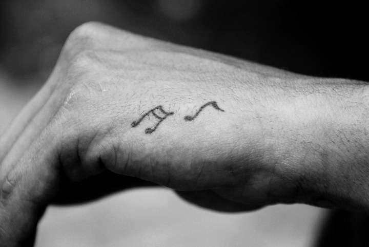 Tatuajes de música: notas en la mano
