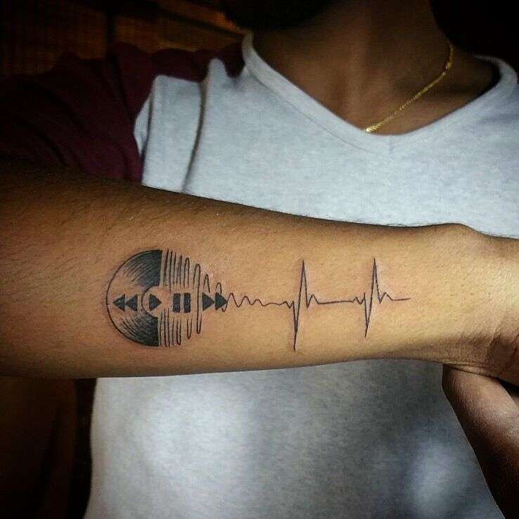Tatuajes de música: disco, play and rec, ritmo cardíaco