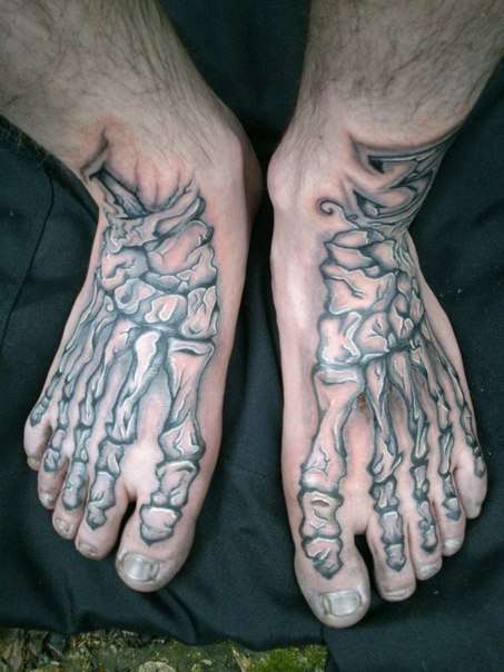 Tatuaje en el pie - metatarso y falanges