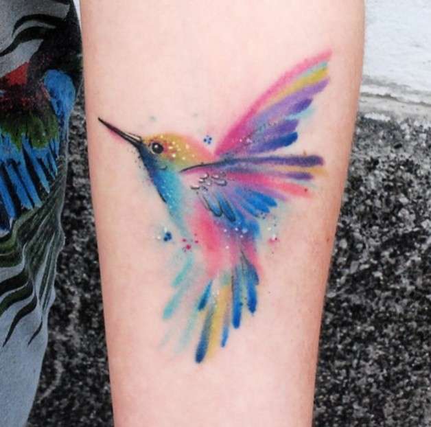 Tatuaje de colibrí - acuarela