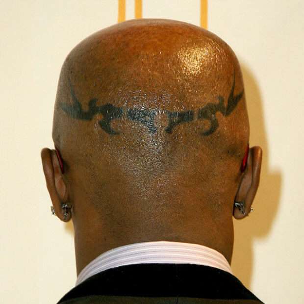 Tatuaje de Jamie Foxx en la cabeza