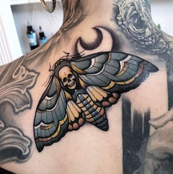 Tatuaje realizado por Parliament Tattoo - Instagram