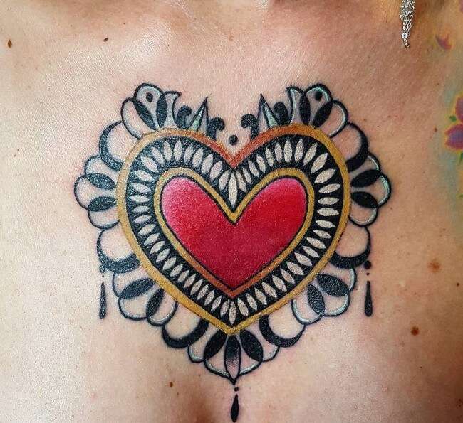 Tatuaje de corazón rojo