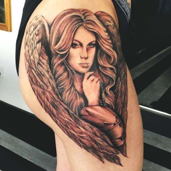 Tatuaje de ángel mujer