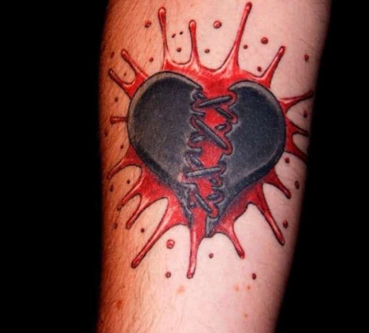 Tatuaje de corazón roto