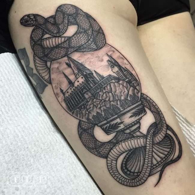 Tatuaje de Harry Potter - Hogwarts y serpiente
