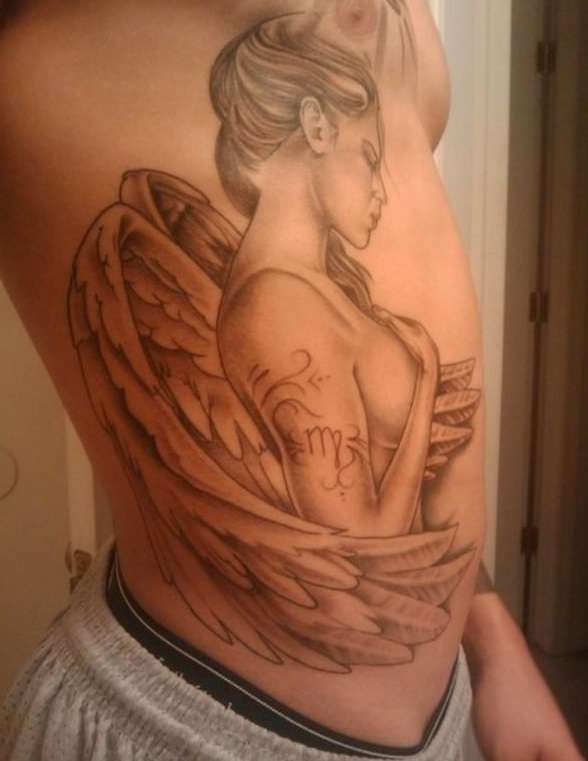 Tatuaje de ángel mujer