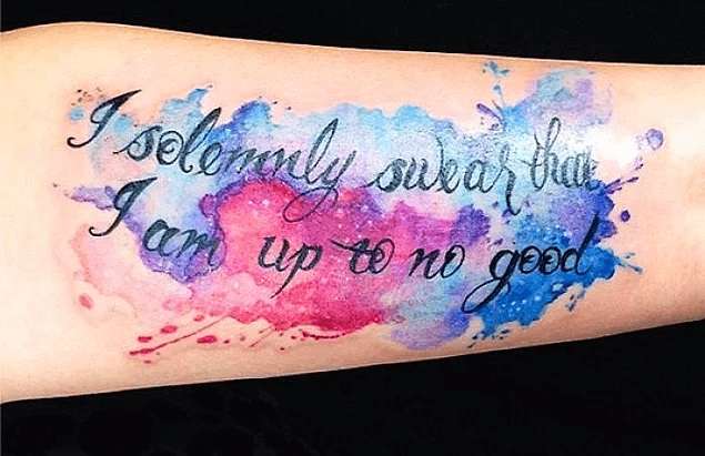 Tatuaje de Harry Potter - frase en colores acuarela
