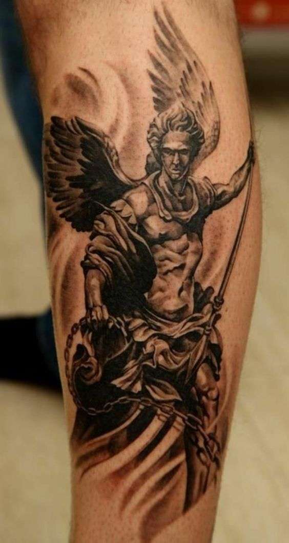 Tatuaje de ángel guerrero