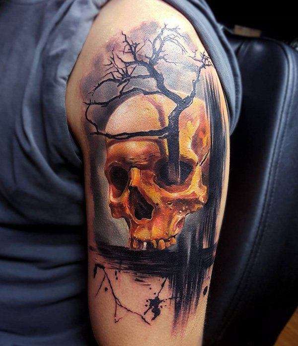 Tatuaje de calavera y árbol