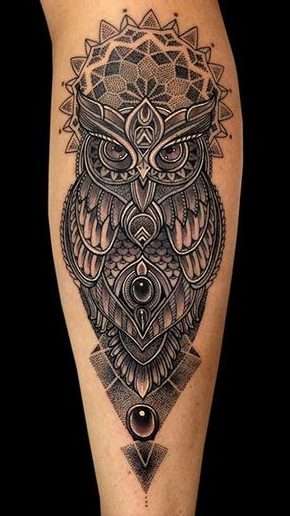 Tatuaje de búho grande