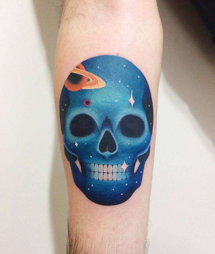 Tatuaje de calavera y el espacio exterior
