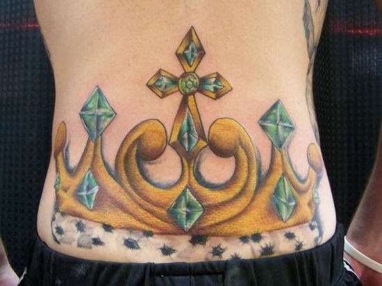 Tatuaje de corona grande