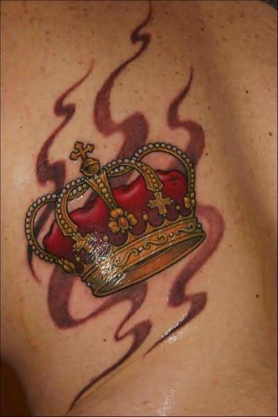 Tatuaje de corona roja